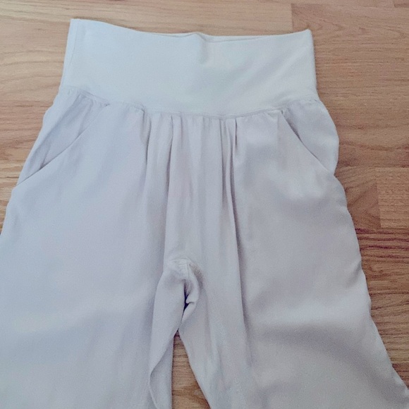 Lululemon Post Power Crop pants Womens Dune Beige Loungewear Yoga activewear 2 - Picture 2 of 13